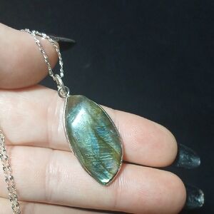 Labradorite Pendant Necklace in Silver